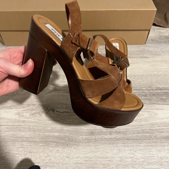 Steve Madden Suede Heels- 9 - Picture 2 of 6